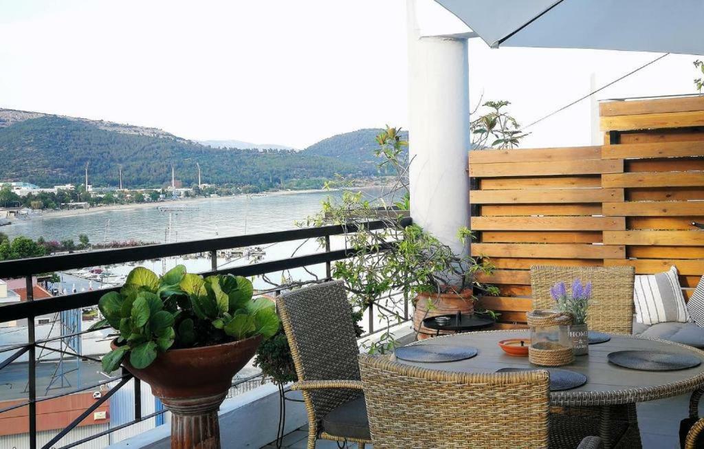 Port View Suites 2 Kavala Exterior foto